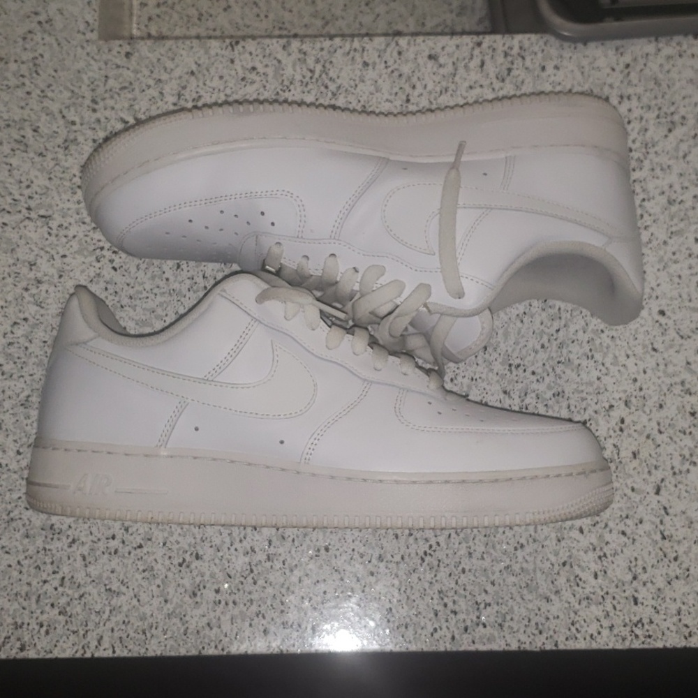 White Air Force 1 low tops